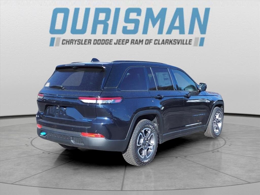 2024 Jeep Cherokee 4xe Trailhawk photo 3