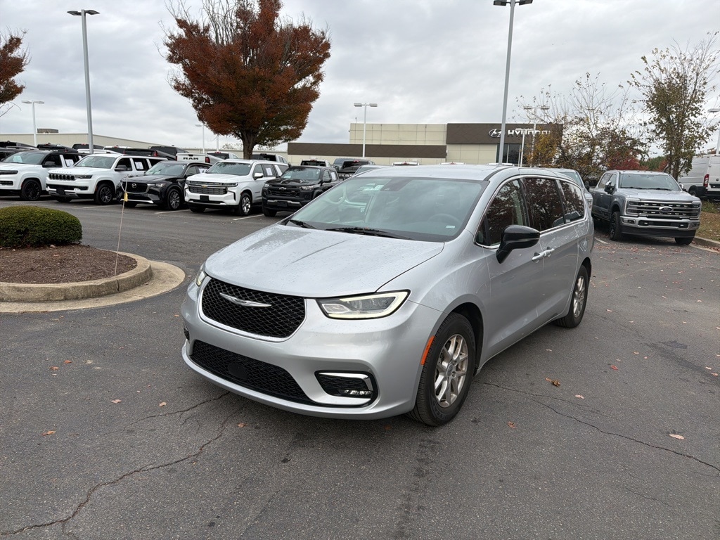 Used 2024 Chrysler Pacifica Touring L Van Passenger Van