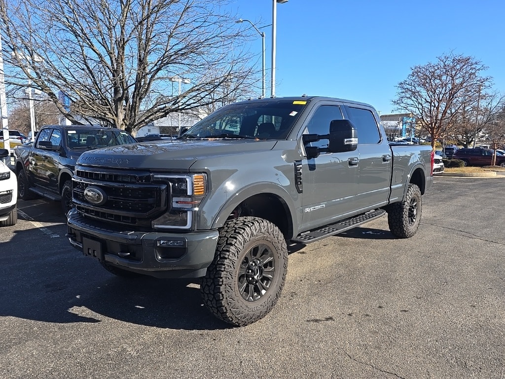 2021 Ford F-350 Super Duty Lariat's photo