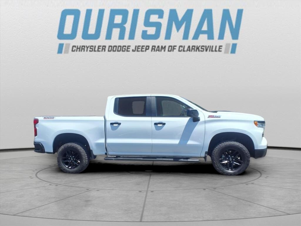 2024 Chevrolet Silverado 1500 LT Trail Boss photo 2