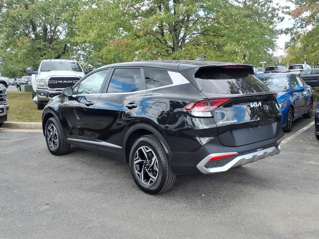 Used 2024 Kia Sportage LX SUV