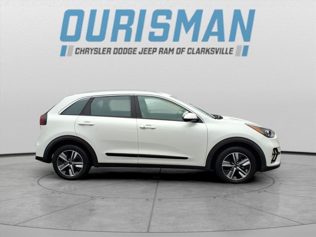 2022 Kia Niro Plug-In Hybrid LXS photo 2