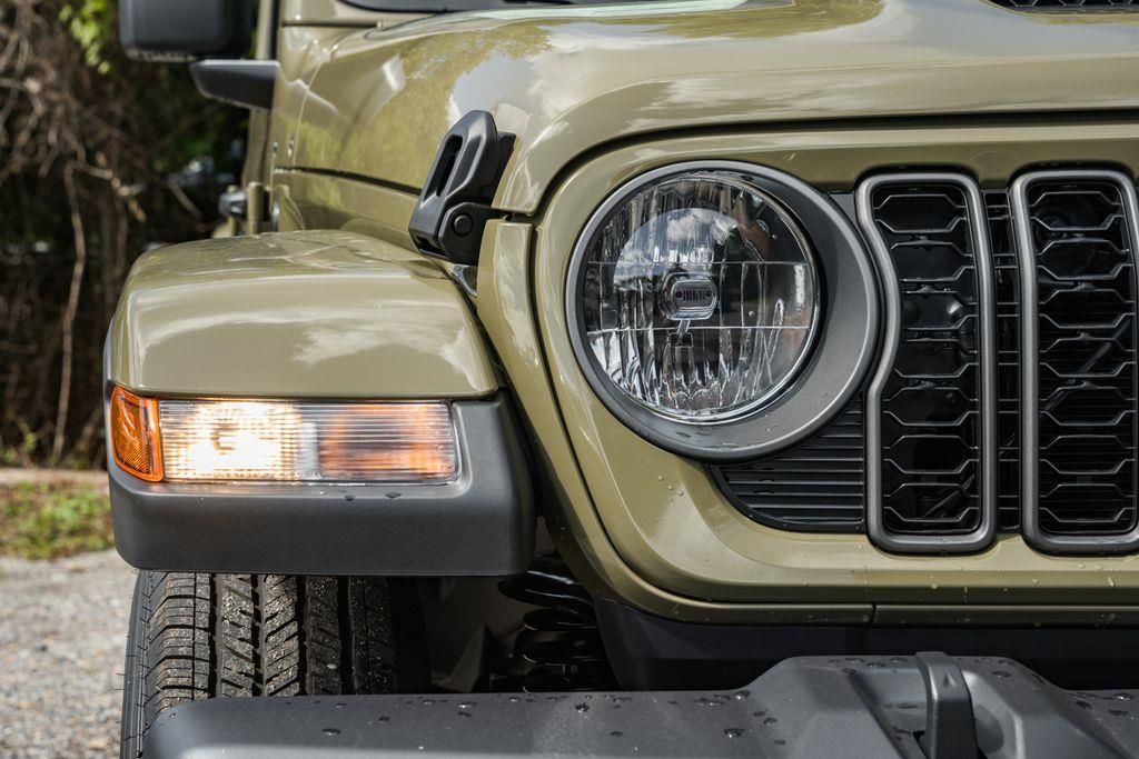 2025 Jeep Gladiator Sport S - Photo 12