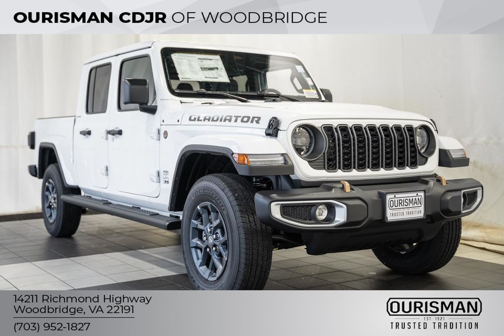 2026 Jeep Gladiator 85th Anniversary Edition Auto's photo