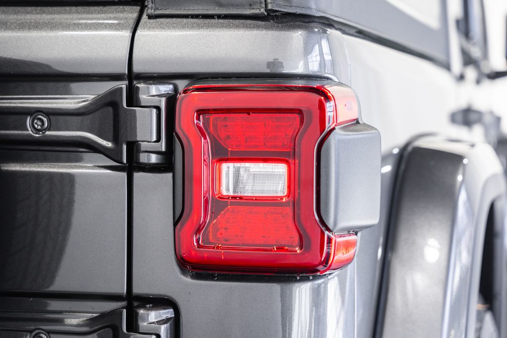 2026 Jeep Wrangler 4-Door Sahara - Photo 6