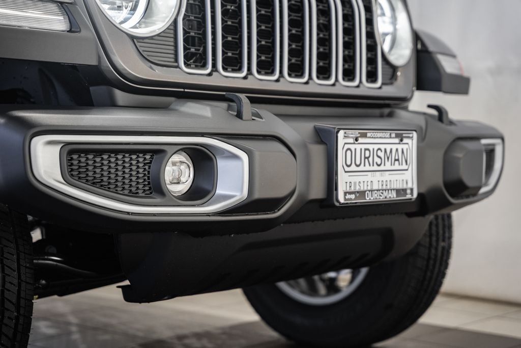 2026 Jeep Wrangler 4-Door Sahara - Photo 11