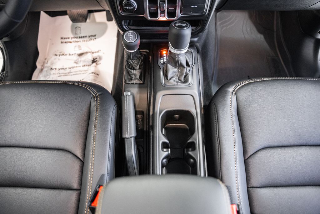 2026 Jeep Wrangler 4-Door Sahara - Photo 28
