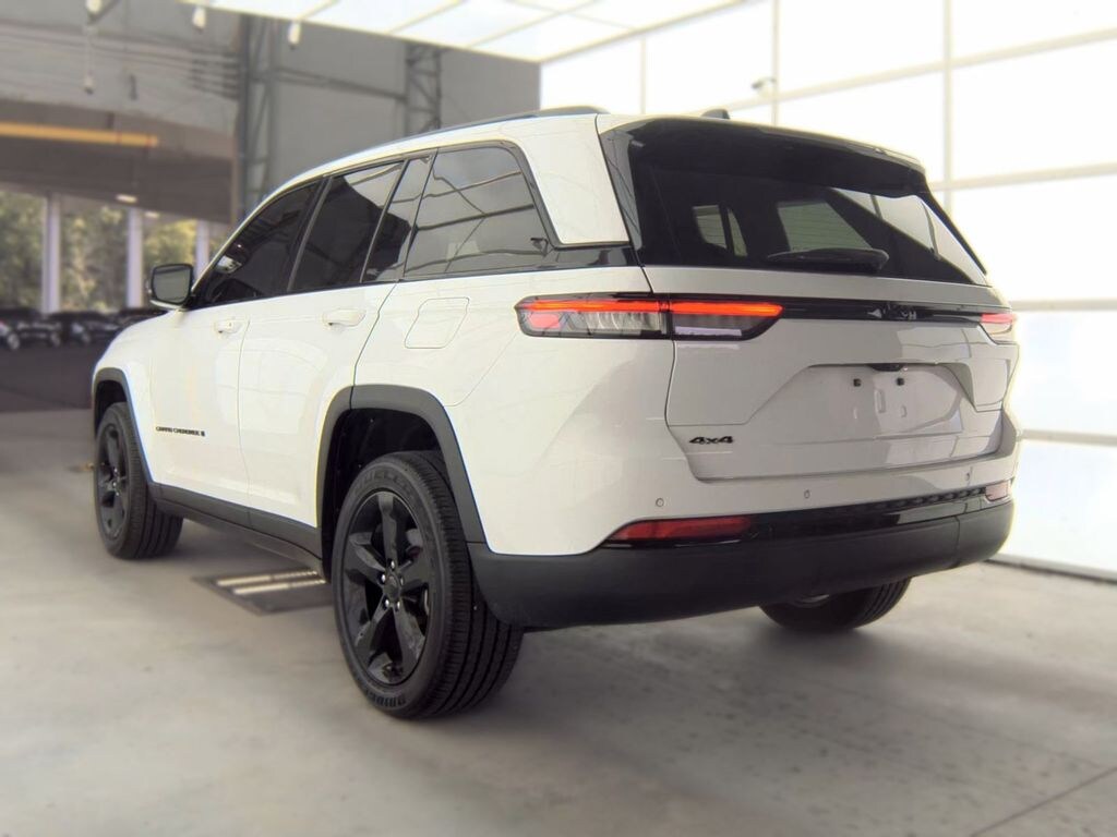 Used 2023 Jeep Grand Cherokee Altitude X SUV