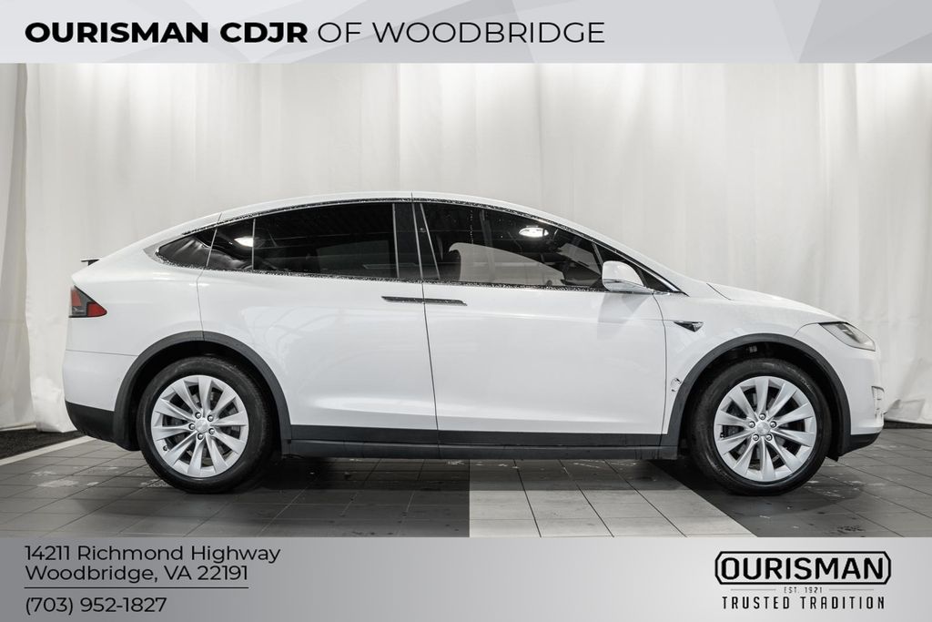 2018 Tesla Model X 75D photo 3
