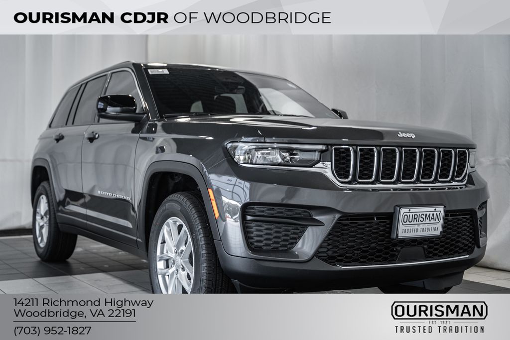 2025 Jeep Grand Cherokee Laredo's photo