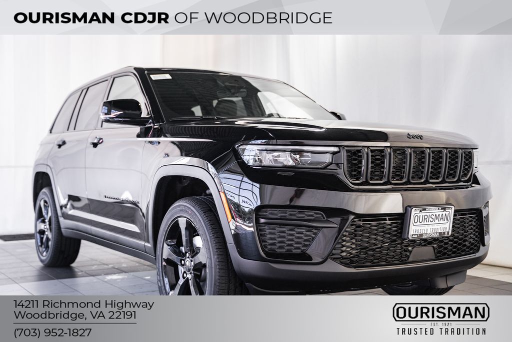 2025 Jeep Grand Cherokee Altitude's photo