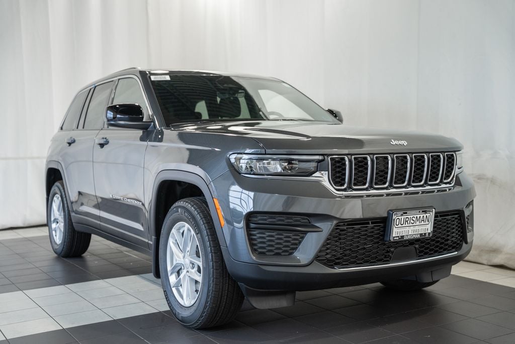 New 2026 Jeep Grand Cherokee Laredo Sport Utility