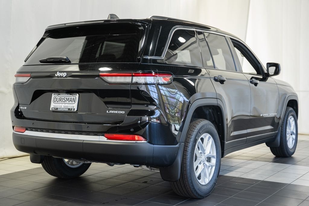 New 2026 Jeep Grand Cherokee Laredo Sport Utility