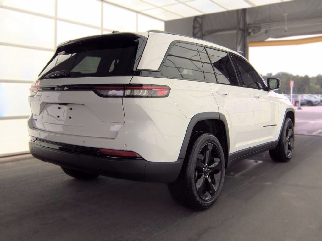 Used 2023 Jeep Grand Cherokee Altitude X SUV