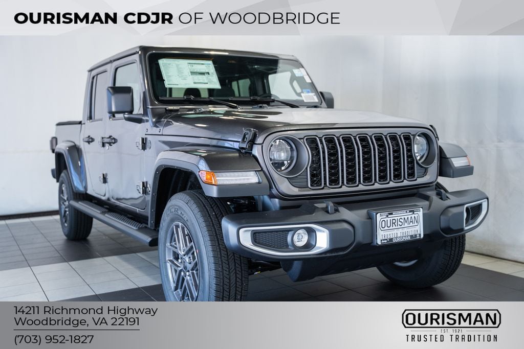 2026 Jeep Gladiator Sport S Auto's photo