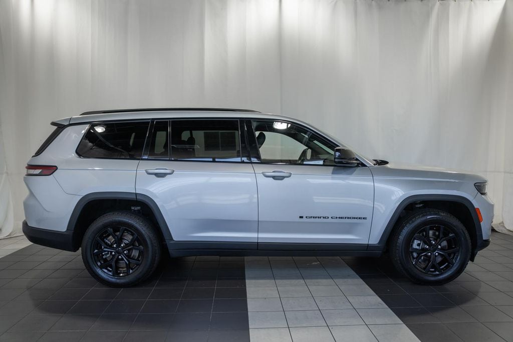 Used 2024 Jeep Grand Cherokee L Altitude SUV