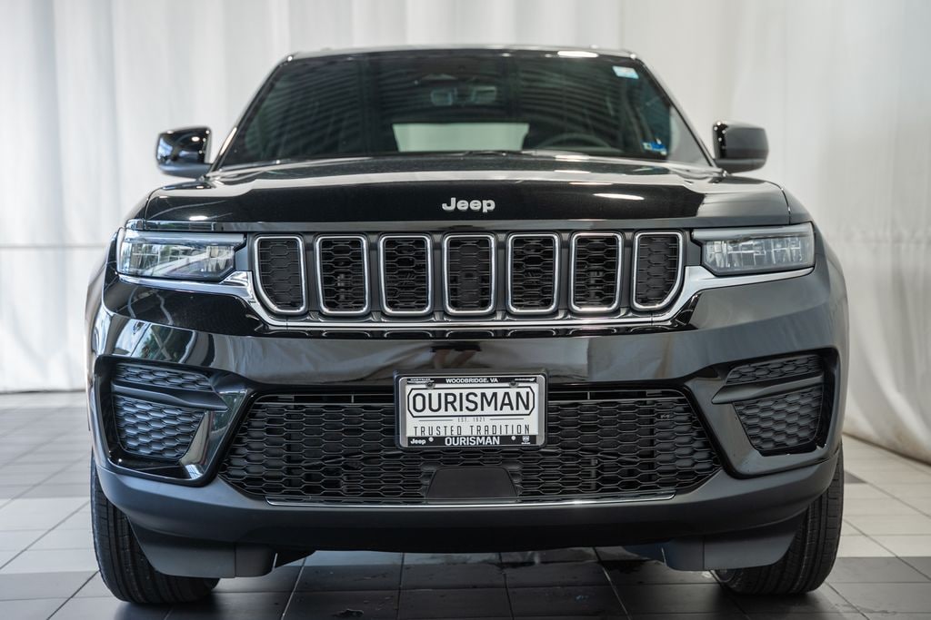 New 2026 Jeep Grand Cherokee Laredo Sport Utility