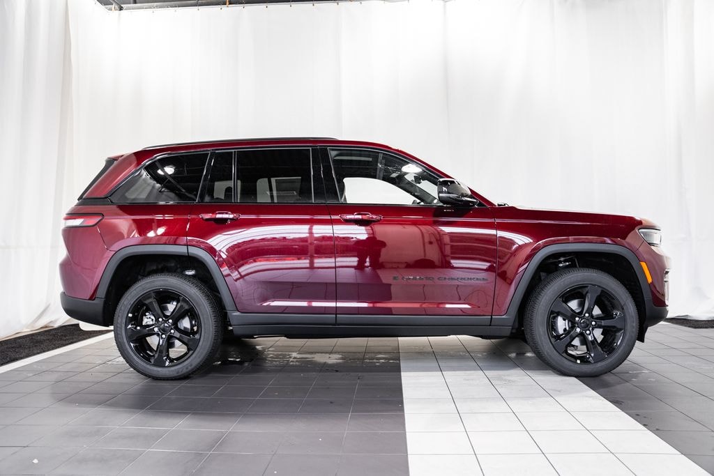 New 2025 Jeep Grand Cherokee Altitude X Sport Utility