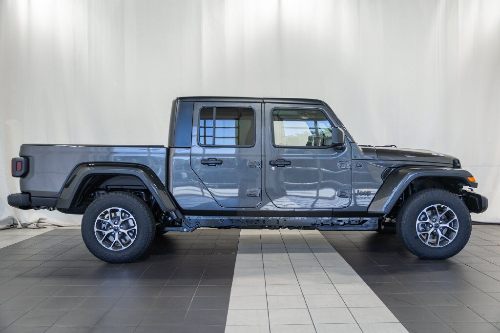 New 2027 Jeep Gladiator Sport S Pickup