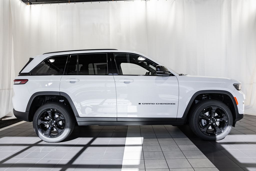 New 2025 Jeep Grand Cherokee Altitude X Sport Utility