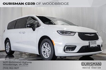 2026 Chrysler Pacifica Select Passenger Van