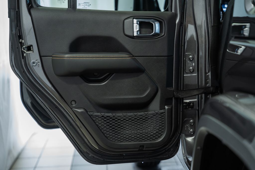 2026 Jeep Wrangler 4-Door Sahara - Photo 36