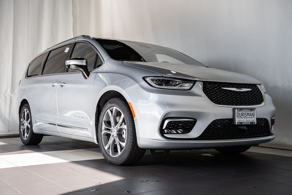 New 2026 Chrysler Pacifica Pinnacle Passenger Van