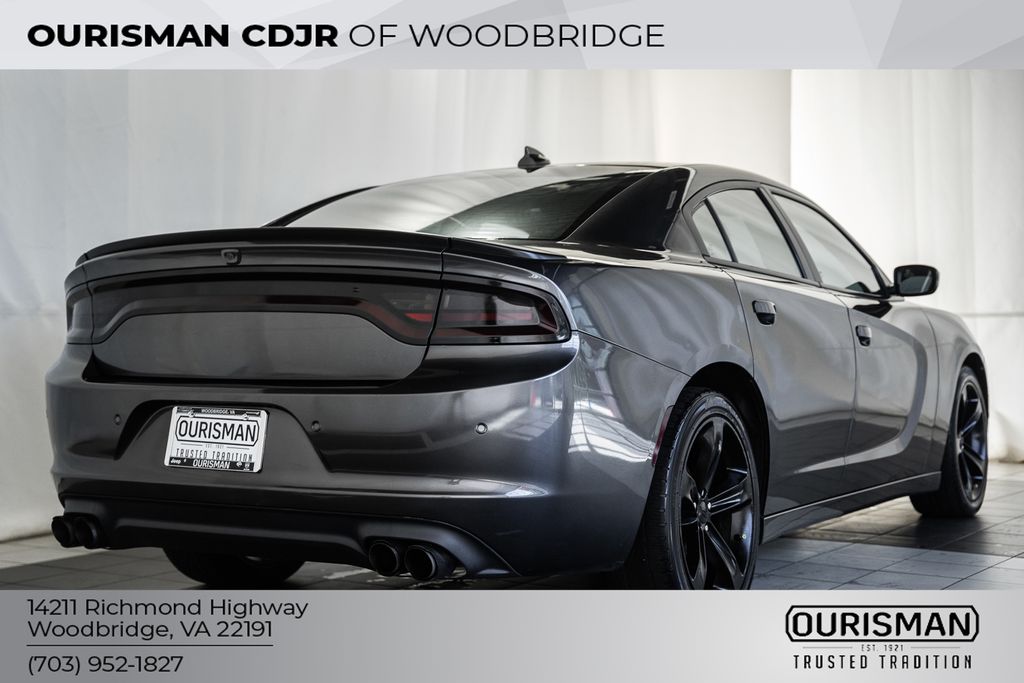 2018 Dodge Charger R/T photo 4