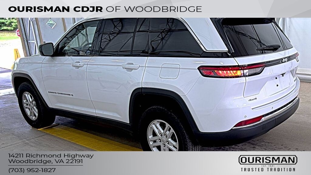 Used 2023 Jeep Grand Cherokee Laredo SUV