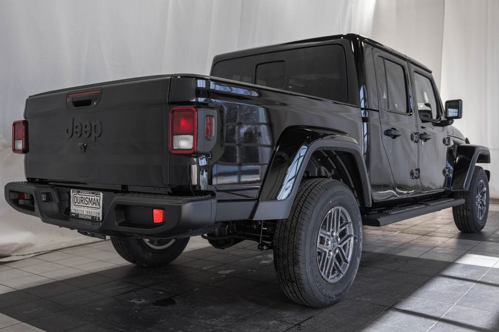 New 2026 Jeep Gladiator Sport S Pickup