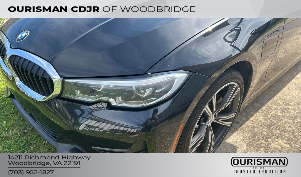 2021 BMW 3 Series 330e Sedan's photo
