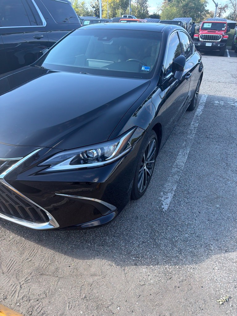 2023 Lexus ES Hybrid 300h