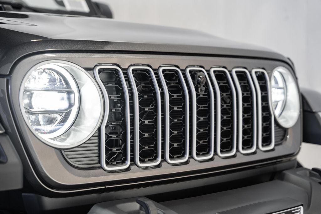 2026 Jeep Wrangler 4-Door Sahara - Photo 10