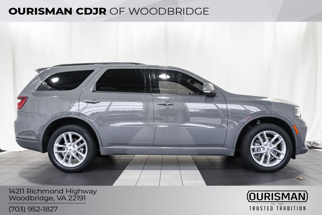 2022 Dodge Durango GT Plus photo 3