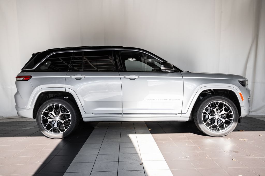 New 2025 Jeep Grand Cherokee Summit Sport Utility