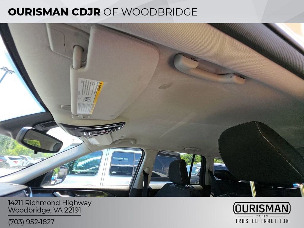 Used 2023 Jeep Grand Cherokee Laredo SUV