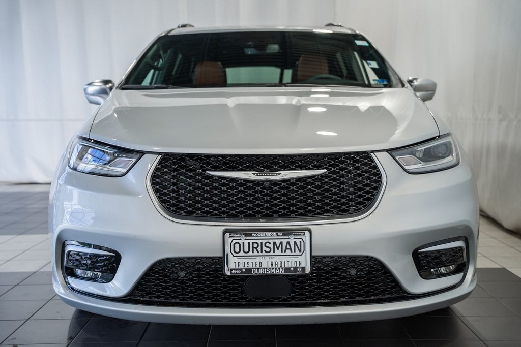 Certified 2024 Chrysler Pacifica Hybrid Pinnacle Minivan/Van