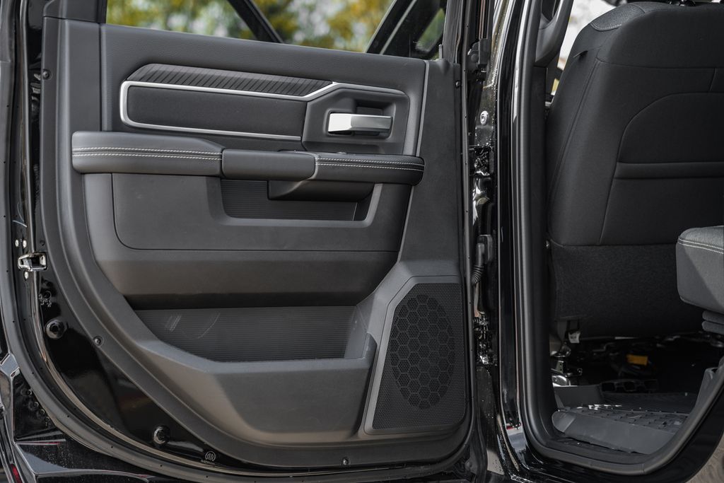 2026 RAM 2500 Big Horn - Photo 38