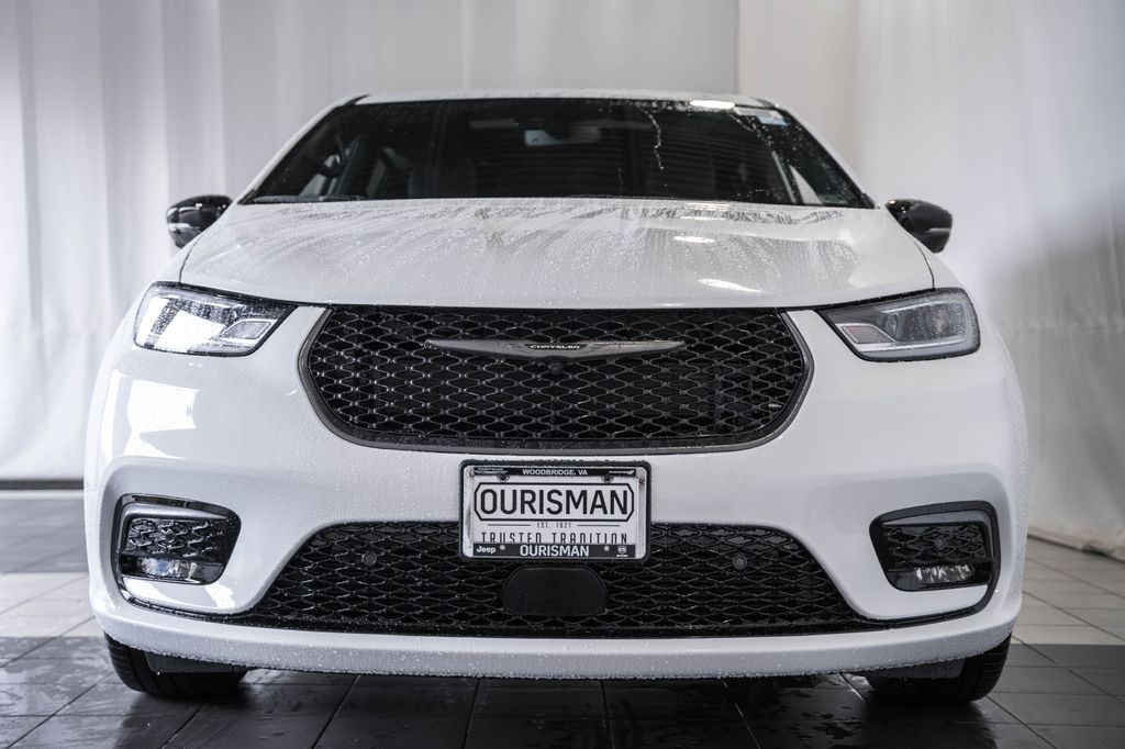 New 2026 Chrysler Pacifica Select Passenger Van