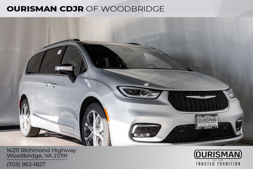 2026 Chrysler Pacifica Pinnacle's photo