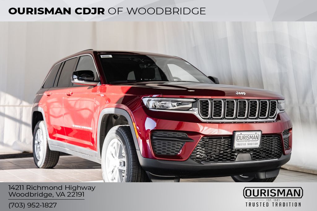 2025 Jeep Grand Cherokee Laredo's photo