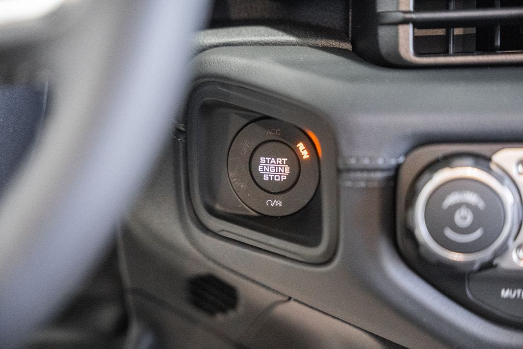 2026 Jeep Wrangler 4-Door Sahara - Photo 26