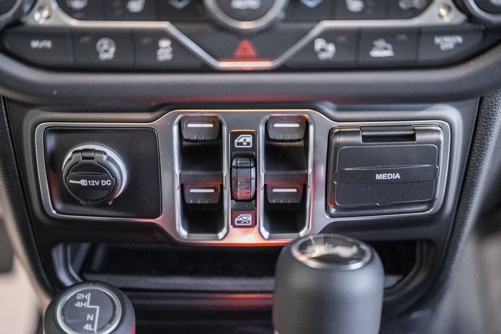 2026 Jeep Wrangler 4-Door Sahara - Photo 25