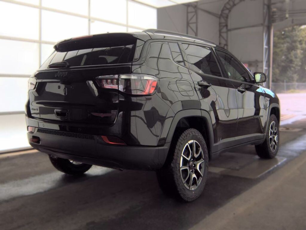 Used 2025 Jeep Compass Trailhawk SUV