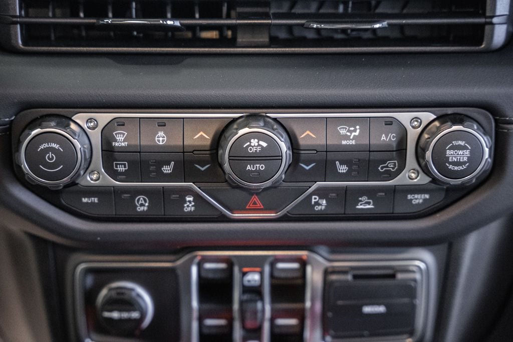2026 Jeep Wrangler 4-Door Sahara - Photo 24