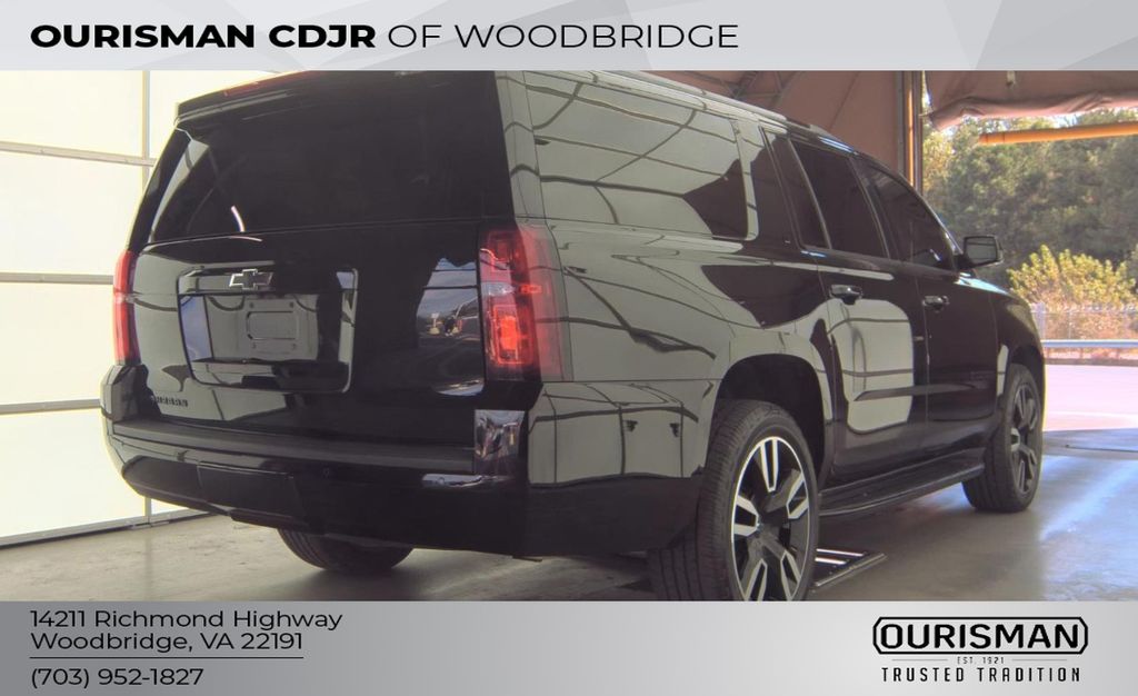 2018 Chevrolet Suburban LT photo 3
