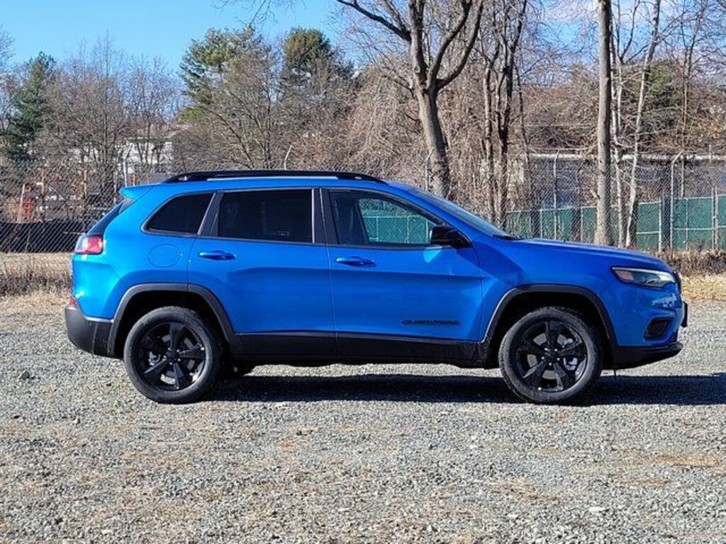 Used 2023 Jeep Cherokee Altitude SUV