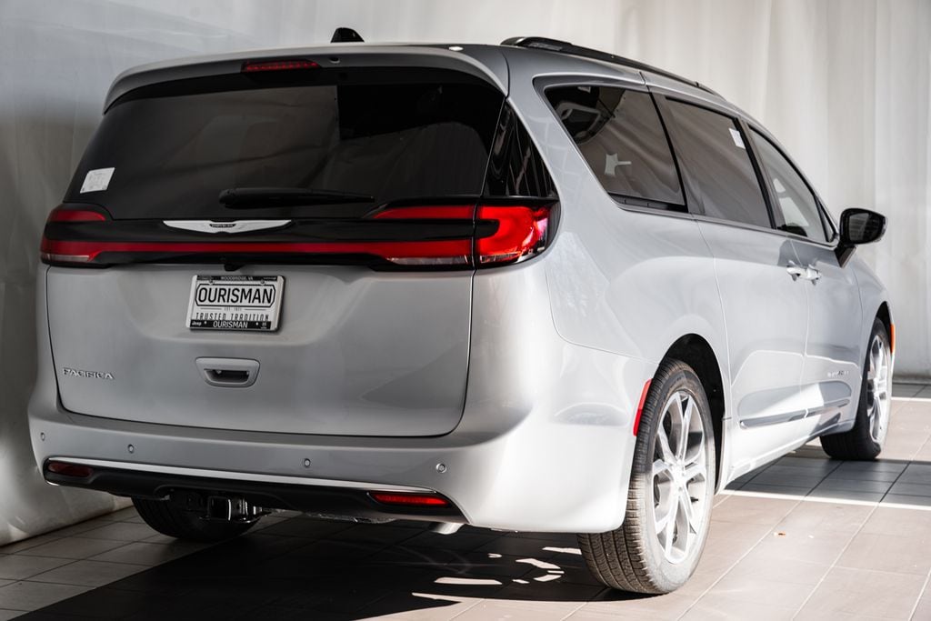 New 2026 Chrysler Pacifica Pinnacle Passenger Van
