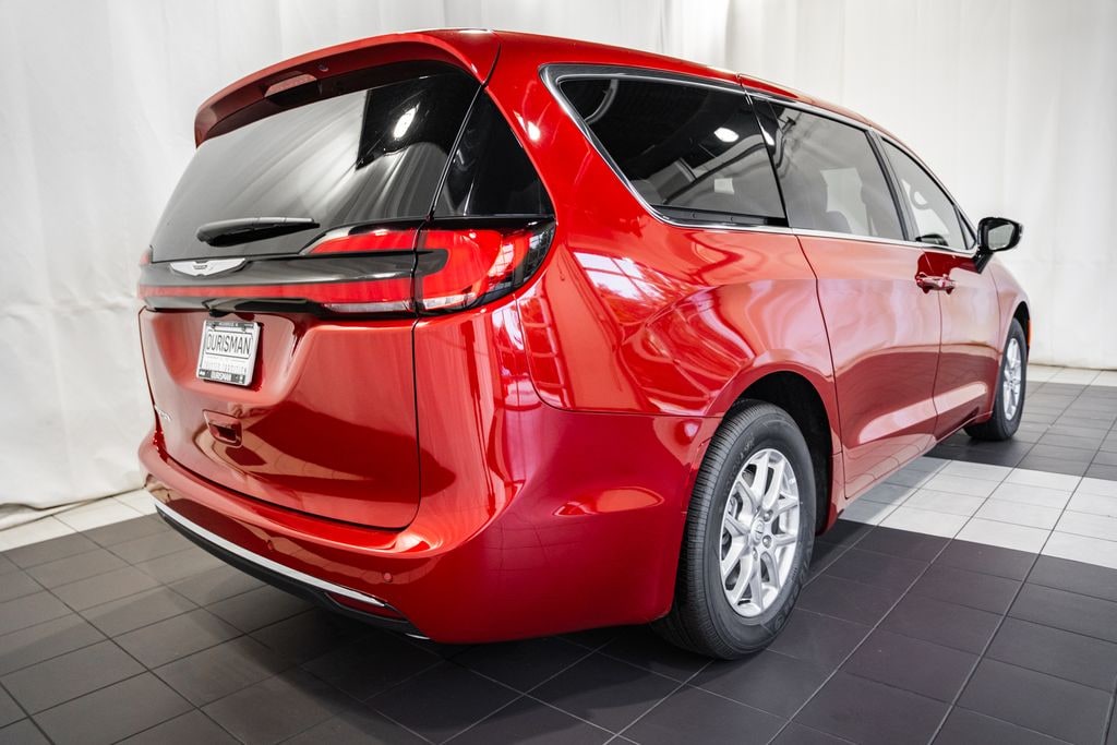New 2026 Chrysler Pacifica Select Passenger Van