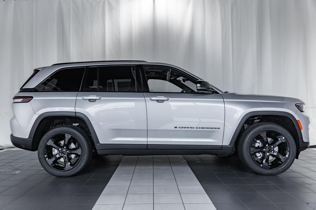 New 2025 Jeep Grand Cherokee Altitude X Sport Utility